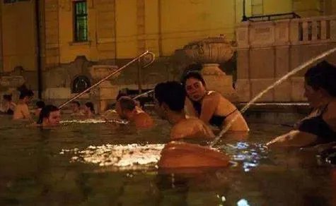 全球最奇葩民族风俗 知道一个就吓死你(图)