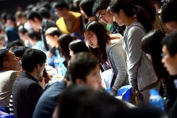 2022年应届毕业生人数首次破千万,这意味着什么?