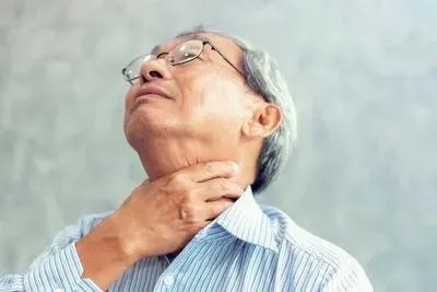 慢性喉炎的主要症状是什么