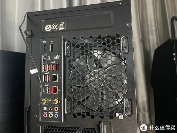 机箱风扇安装