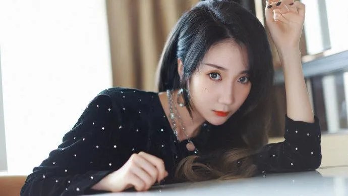 李佳航发文声援乃万并呼吁互相理解,他们之间的关系如何?