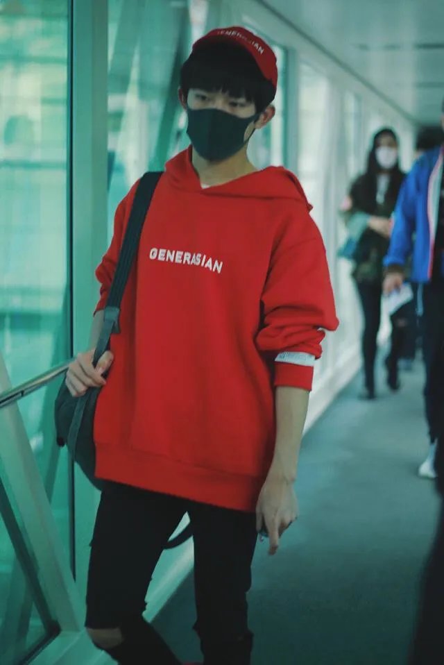 易烊千玺整容了吗?