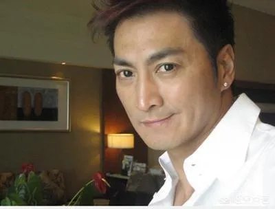 何家劲一生中演过多少部电视剧?