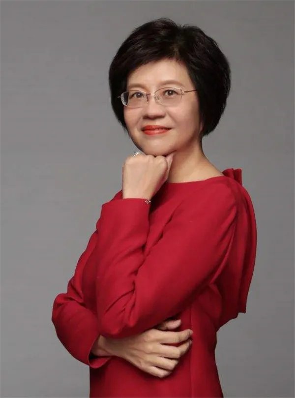 李国庆老婆俞渝背景资料 果然这样的女人才是真正的贤内助