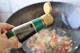 红嘴绿鹦哥