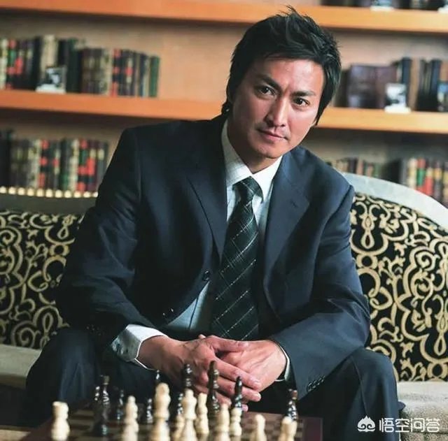 何家劲一生中演过多少部电视剧?