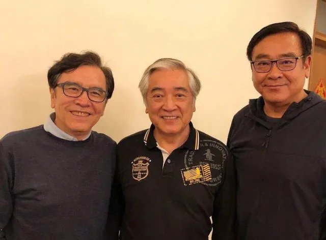 尔冬升秦沛姜大卫为什么不一个姓?三兄弟本名来了!