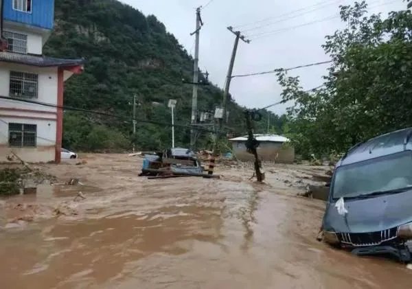 陕西蓝田暴雨致多人失联,当地展开了怎样的救援举措?