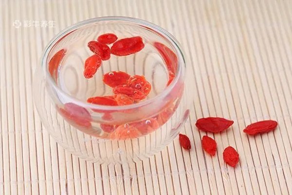 枸杞子泡水喝的禁忌
