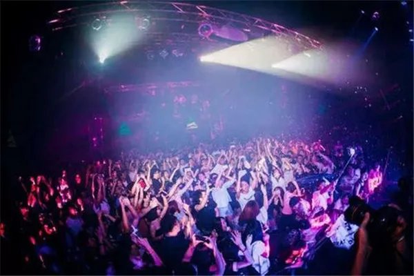福州十大热门酒吧排名:秘窖第4,第10高空夜景超美