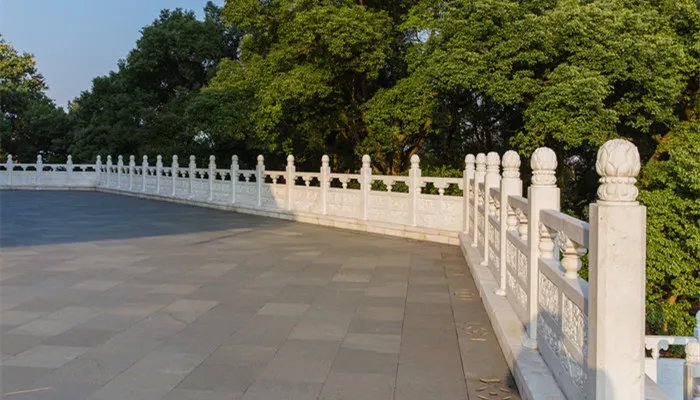 栏杆间距规范要求是什么