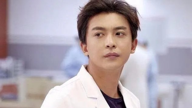 李佳航发文声援乃万并呼吁互相理解,他们之间的关系如何?