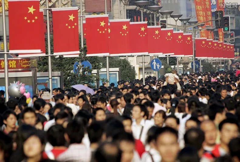 国内旅游恢复至疫情前7成 补偿式出游激活消费
