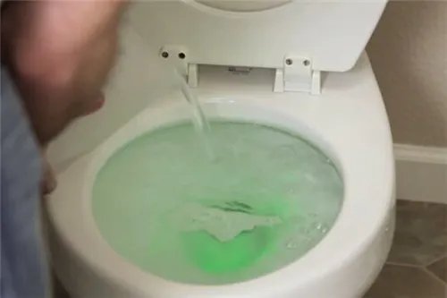 马桶经常堵塞怎么办 马桶堵塞的原因和解决办法