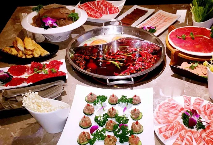 网友初次约会点2万多火锅,有没有造成餐饮浪费?