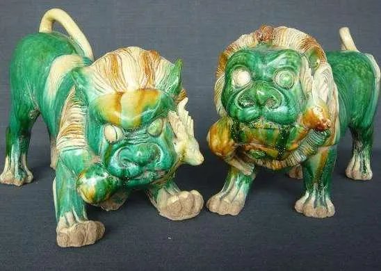 唐三彩主要是指哪三彩?有哪些颜色？