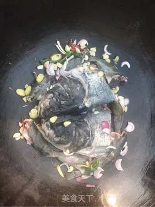 正宗鱼头泡饼