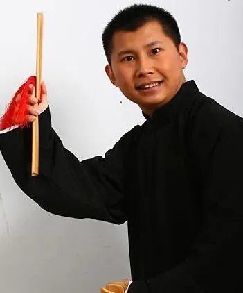何云伟和郭德纲有什么矛盾?何云伟为什么要退出德云社?