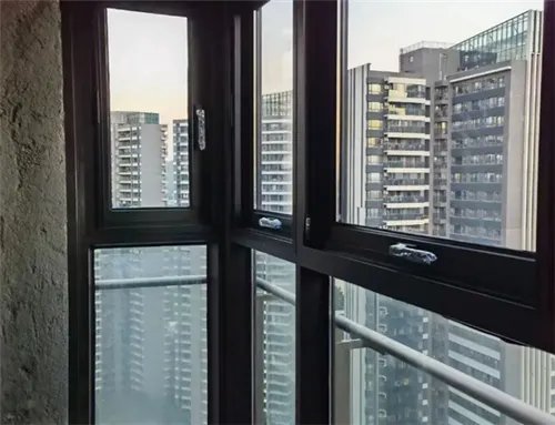 封阳台一般多少钱一平
