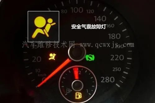 安全气囊灯亮是什么原因？怎么办