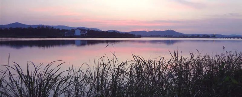 村晚的意思