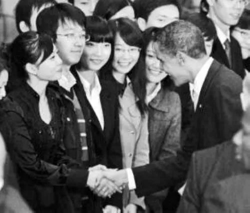 奥巴马女郎是什么东西！快说，很急？