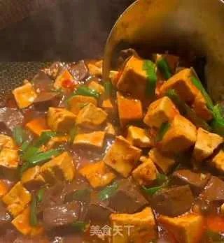 鸭血豆腐
