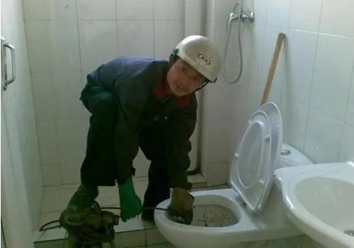 马桶堵住怎么办 6种方法让马桶畅通无堵