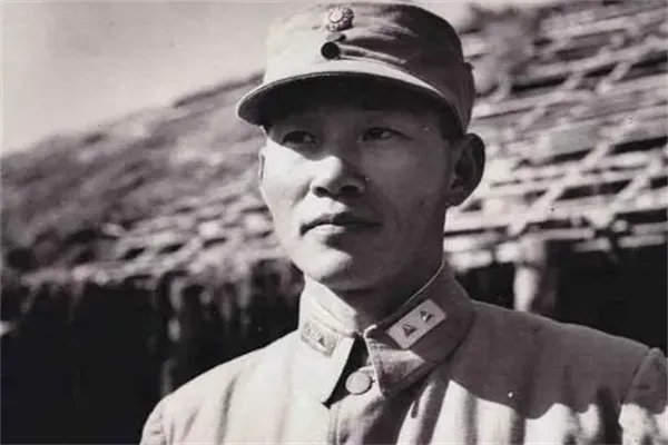 国民党的十大将军排名,第十是虎将,第四被称为“丛林之狐”