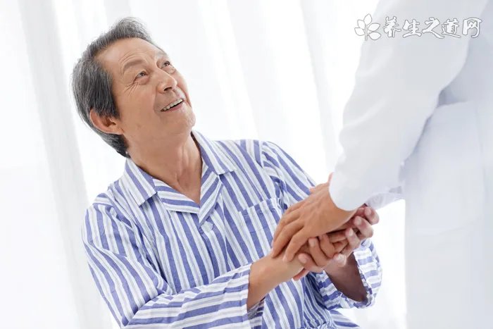 怎么在家自己拉直头发 头发拉直的步骤